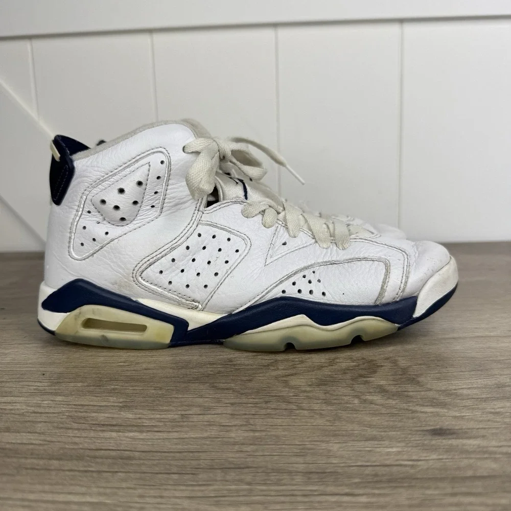 Nike Air Jordan 6 Retro Midnight Navy 384665-141‎ Size 6Y